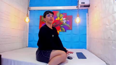 Elan Giralon online show from February 2026 12:19:02 AM