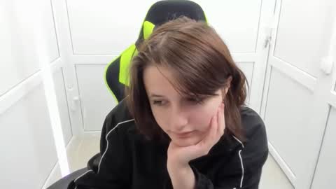 Evie online show from April 2026 07:00:01 AM