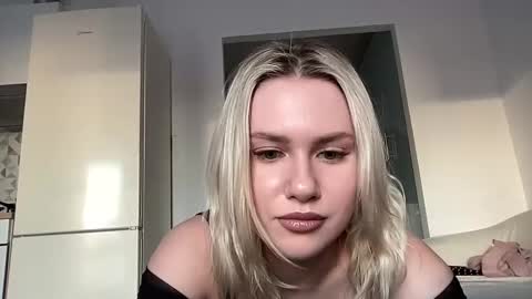 elaraluxxxe online show from February 2025 02:08:01 PM