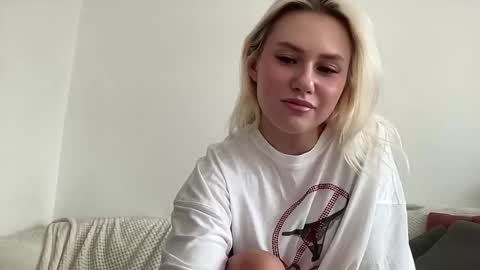 elaraluxxxe online show from September 2025 11:01:01 AM