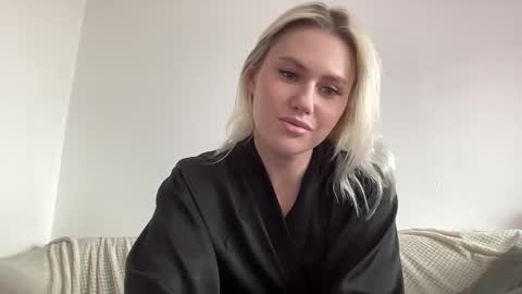 elaraluxxxe online show from September 2025 09:56:01 AM