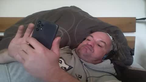 Snapshot of elcretinmo chatting on April 2026 04:48:01 PM elcretinmo online show from April 2026 04:48:01 PM