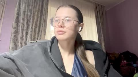 Sofia online show from September 2025 01:05:02 PM
