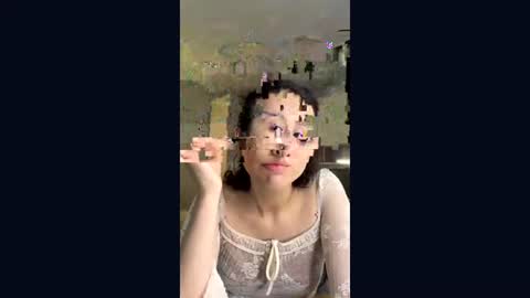 Snapshot of eleanorefrens chatting on July 2026 03:07:01 PM Alice online show from July 2026 03:07:01 PM