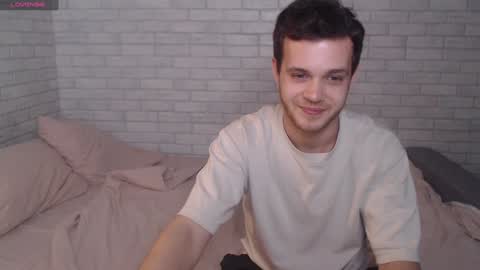 Snapshot of electric_smile chatting on December 2024 04:40:01 PM Alex online show from December 2024 04:40:01 PM
