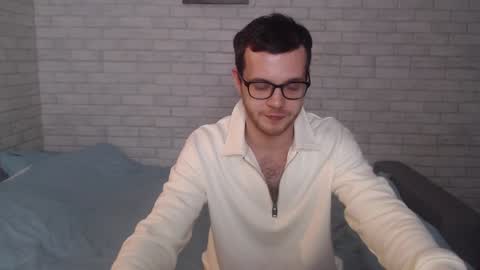 Snapshot of electric_smile chatting on January 2025 08:41:01 PM Alex online show from January 2025 08:41:01 PM