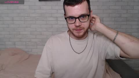 Snapshot of electric_smile chatting on June 2026 07:10:01 AM Alex online show from June 2026 07:10:01 AM