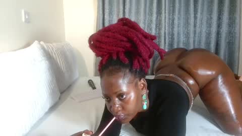 Snapshot of elegant_ebony chatting on February 2025 10:47:02 PM Nika online show from February 2025 10:47:02 PM