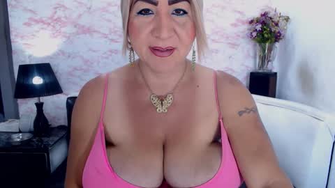 XIOMY   give LIKE on my page online show from January 2025 12:20:02 PM