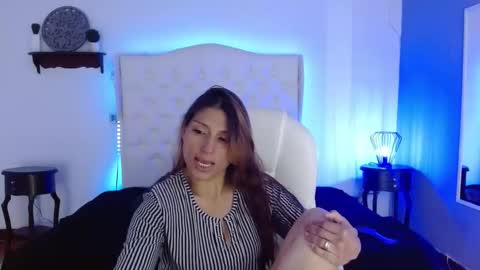 Snapshot of elena_detroya_ chatting on December 2024 12:19:02 PM Elena online show from December 2024 12:19:02 PM