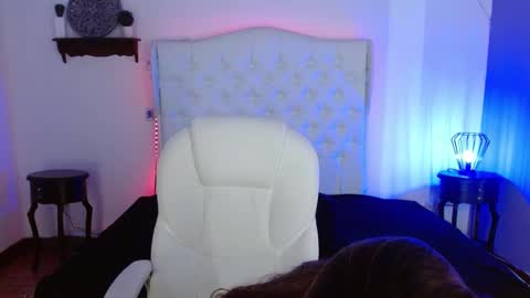 Snapshot of elena_detroya_ chatting on December 2024 12:05:02 PM Elena online show from December 2024 12:05:02 PM