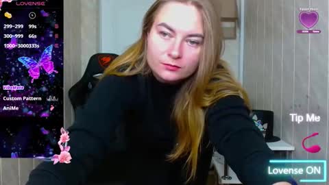 Snapshot of elena_maeer chatting on October 2025 06:03:01 AM Elena online show from October 2025 06:03:01 AM