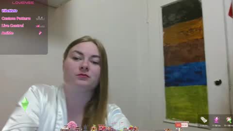 Snapshot of elena_maeer chatting on May 2026 06:25:01 PM Elena online show from May 2026 06:25:01 PM