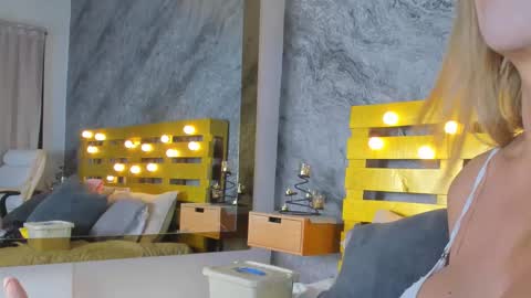 Elena online show from February 2025 07:17:02 PM