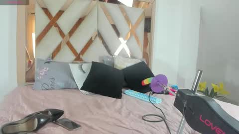 Elena online show from February 2026 07:15:01 PM