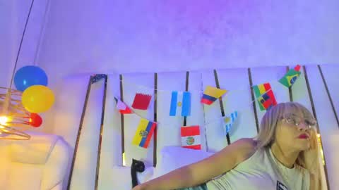 Snapshot of elena_mature chatting on July 2026 07:05:02 PM Elena online show from July 2026 07:05:02 PM
