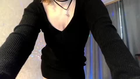 elenaza online show from February 2025 11:55:02 AM