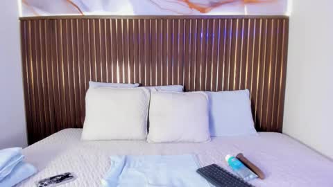 Elevensky  online show from October 2025 09:02:02 PM