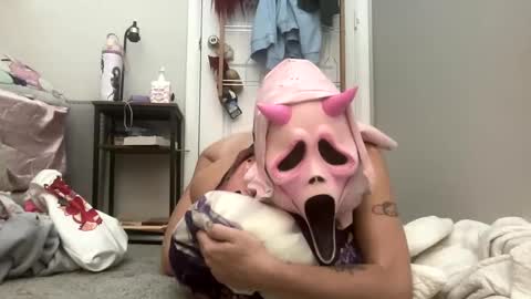 elfspit online show from October 2025 01:15:02 AM