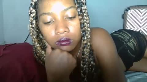 elia011 online show from January 2025 11:29:01 PM