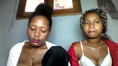 elia011 online show from January 2025 04:13:01 AM