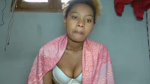 elia011 online show from February 2025 06:46:01 AM