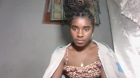 elia011 online show from November 2025 12:31:01 AM