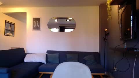 Elian online show from November 2025 05:13:02 PM