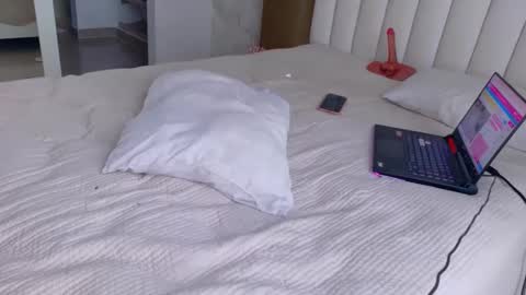 Snapshot of elianabort_ chatting on June 2026 05:45:01 PM Eliana Bort online show from June 2026 05:45:01 PM