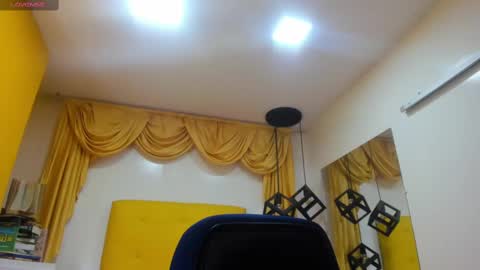 E L I A S online show from March 2025 12:43:01 PM