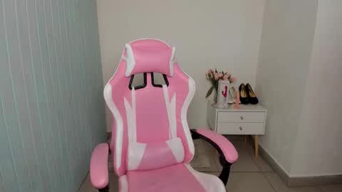 Snapshot of elieiza_xo chatting on October 2025 06:54:01 AM elieiza_xo online show from October 2025 06:54:01 AM