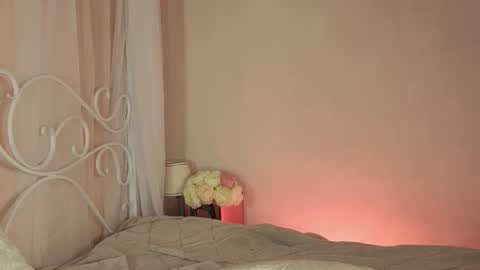 Ellie online show from October 2025 05:19:01 AM