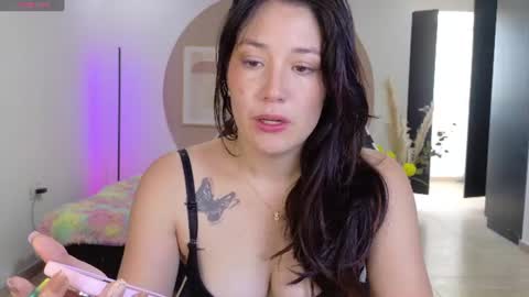 eliiih_ online show from June 2026 06:07:02 PM