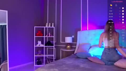 Elina online show from September 2025 01:42:02 AM