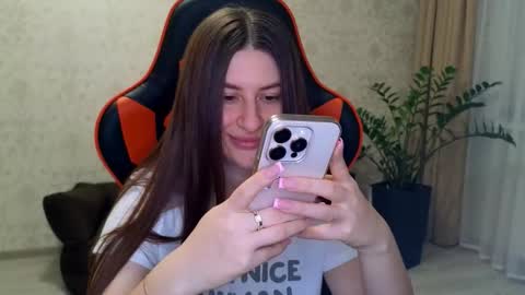 Elina online show from November 2025 10:15:02 PM