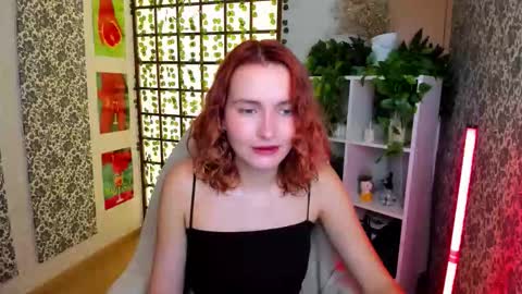 Snapshot of elis_cherry chatting on September 2025 01:49:01 AM Elis online show from September 2025 01:49:01 AM