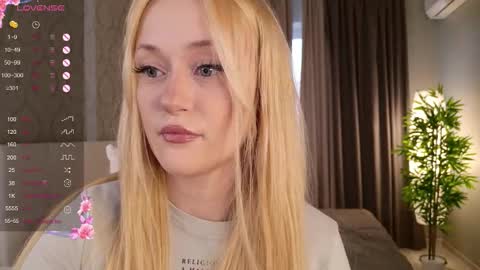 Snapshot of elis_goyard chatting on November 2025 11:49:02 AM Elis online show from November 2025 11:49:02 AM