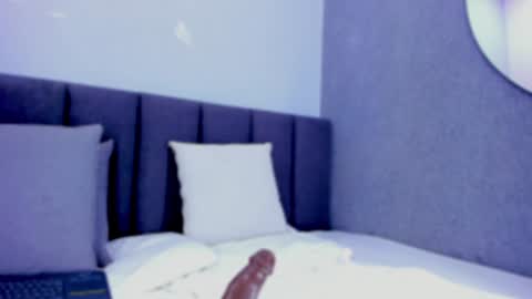 Elisa online show from December 2024 10:00:01 PM