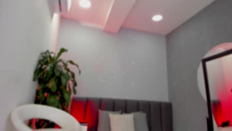 Elisa online show from December 2024 01:13:01 AM