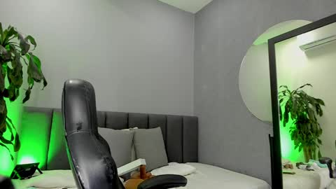 Elisa online show from January 2025 07:26:01 PM