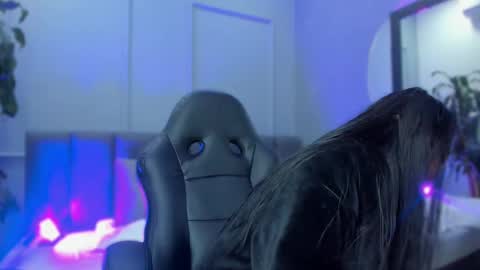 Elisa online show from September 2025 08:35:01 PM