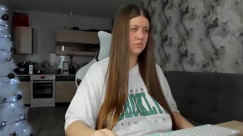 Aletta Oushen online show from December 2025 09:06:01 AM