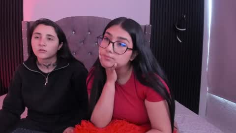 Elisa y Emma online show from April 2026 05:44:02 PM