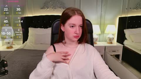 Snapshot of elisabeth_binder chatting on June 2026 04:18:02 AM your sweet Lisa online show from June 2026 04:18:02 AM