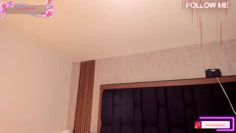 ELISE LEYTON online show from November 2025 11:48:01 PM