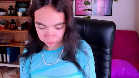 Elise online show from September 2025 03:46:01 PM