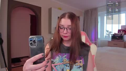Elise    online show from February 2025 09:54:01 AM