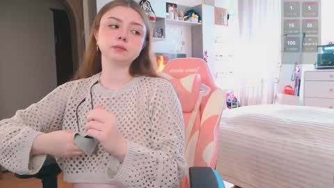 Elise    online show from September 2025 12:16:01 PM