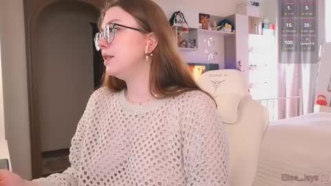 Elise    online show from October 2025 01:08:02 PM