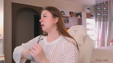 Elise    online show from October 2025 12:13:02 PM